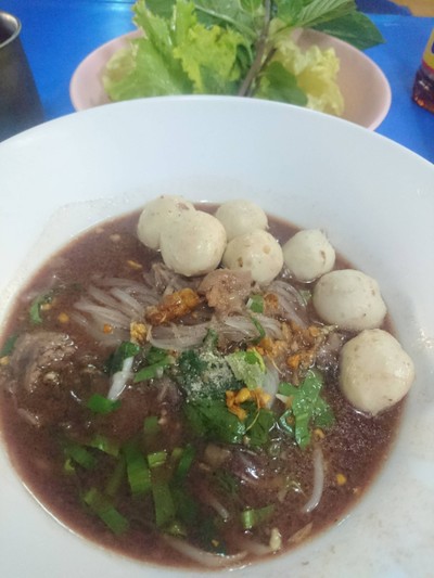 เล็กลูกชิ้นหมู