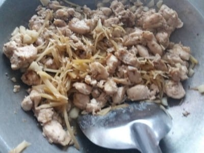 วิธีทำ ไก่กระเทียมพริกไทผัดขิง