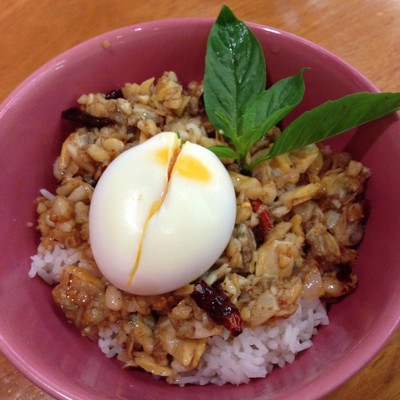 ข้าวผัดปลาเค็มไข่ออนเซน