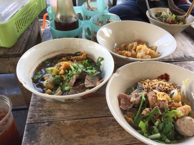 ก๋วยเตี๋ยวเนื้อน้ำตก
