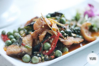 เนื้อปลากระพงผัดฉ่า