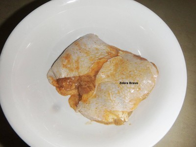 วิธีทำ พิซซ่าหน้าไก่ตะไคร้ไส้กรอกหมูกระเทียมพริกไทย
