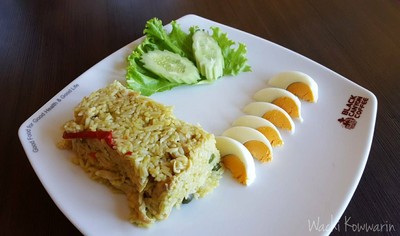 ข้าวผัดเขียวหวานไก่