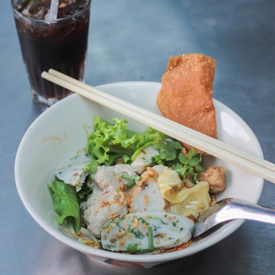 แซว ทองหล่อ-สุขุมวิท 48 สุขุมวิท48