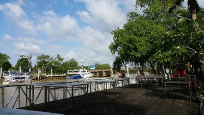 สวนอาหารริเวอร์ไซด์การ์เด้น