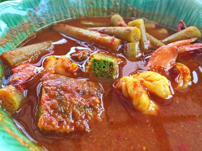 แกงส้มชะอมกุ้ง