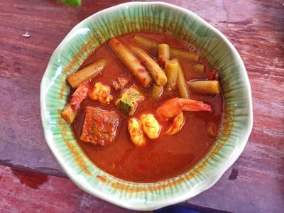 แกงส้มชะอมกุ้ง