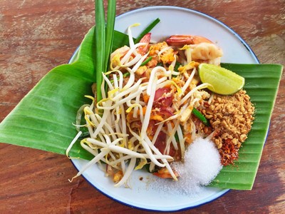 ผัดไทกุ้งสด