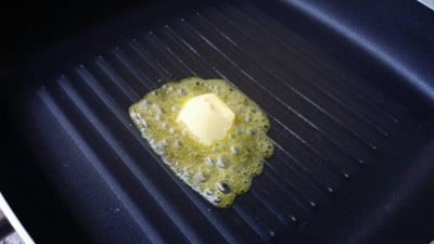 วิธีทำ ไส้กรอกพันเบคอนมิ๊กซ์ซอส