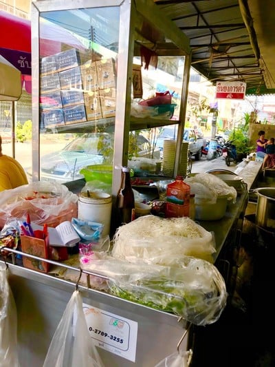 หน้าร้าน ก๋วยเตี๋ยวเฉินหลง