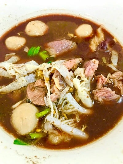 เมนูของร้าน ก๋วยเตี๋ยวเฉินหลง