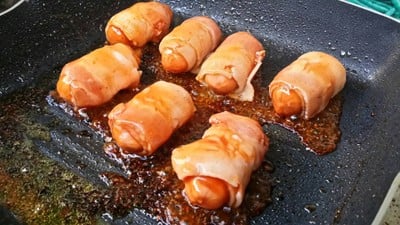 วิธีทำ ไส้กรอกพันเบคอนมิ๊กซ์ซอส