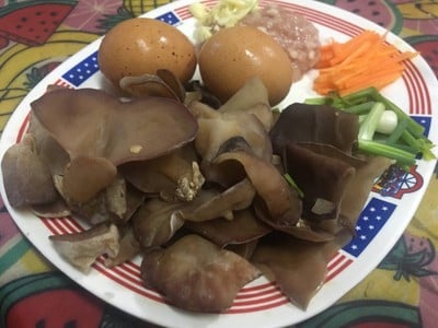 วิธีทำ เห็ดหูหนูผัดไข่ วิธีทำ เห็ดหูหนูผัดไข่