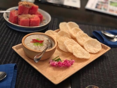 ข้าวตังหน้าตั้งเนื้อปู