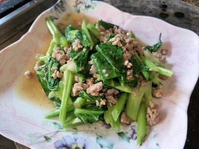 คะน้าหมูสับ