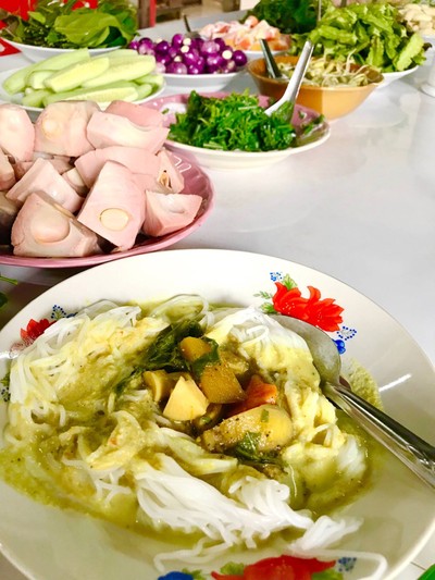 ขนมจีนน้ำยา ไตปลา 35-