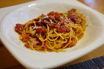 Spaghetti Aglio E Olio with Crispy Bacon