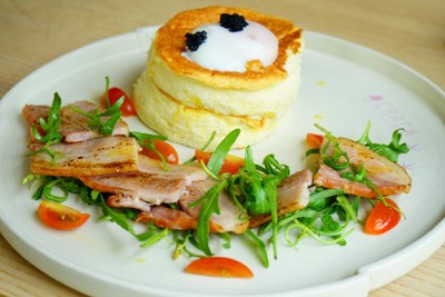 Single Benedict Caviar Sapporo Pancake