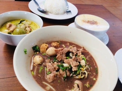 เมนูของร้าน ก๋วยเตี๋ยวเรือสูตรกะทิสดแม่ประไพศรี สาขาอยุธยา