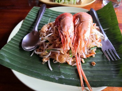 ผัดไทยกุ้งแม่น้ำ