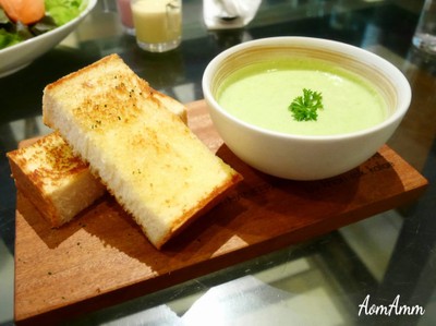 ซุปครีมถั่วลันเตา (75฿)