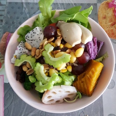 สลัดบาร์ 108