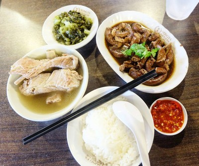 อาหาร หรือ เครื่องดื่ม