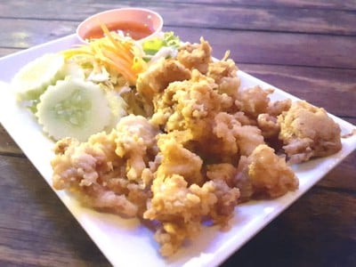 ชิลชิลแอทบ้านเพลง (CHILL CHILL AT BAN PHLENG) ชิลชิลแอทบ้านเพลง (CHILL CHILL AT BAN PHLENG)