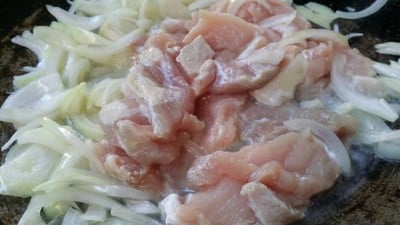 วิธีทำ หมูผัดหอมใหญ่ วิธีทำ หมูผัดหอมใหญ่