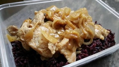 วิธีทำ หมูผัดหอมใหญ่ วิธีทำ หมูผัดหอมใหญ่