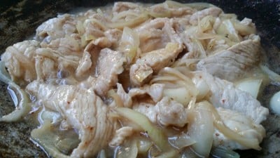 วิธีทำ หมูผัดหอมใหญ่ วิธีทำ หมูผัดหอมใหญ่