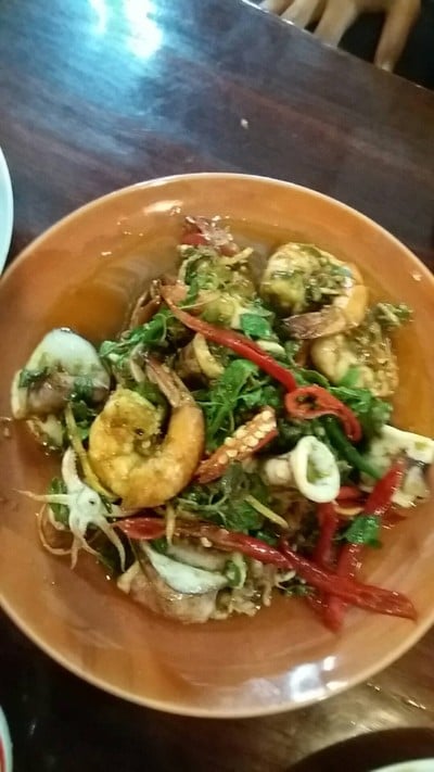 อาหาร หรือ เครื่องดื่ม