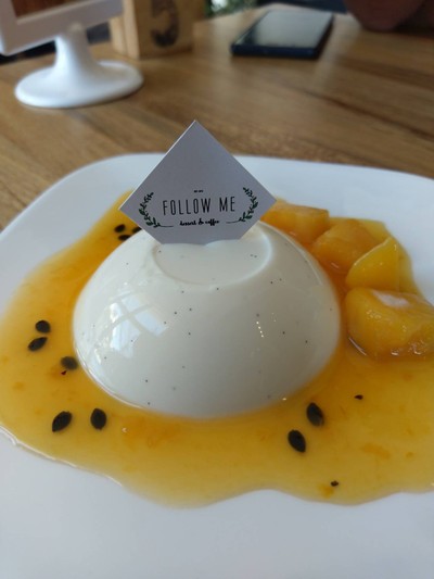 FOLLOW ME - dessert & coffee (ฟอลโล่ว์ มี) FOLLOW ME - dessert & coffee (ฟอลโล่ว์ มี)