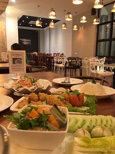 จากใกล้ไปไกล หลนเต้าเจี้ยวหมูสับไข่เค็ม ปลาหมึกผัดไข่เค็ม ยำยอดมะพร้าว