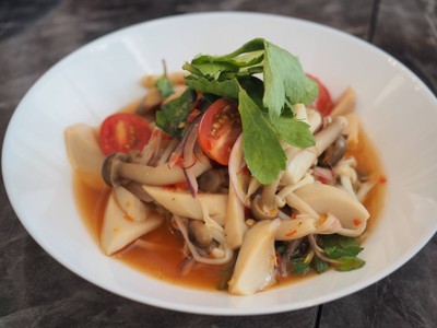 ยำเห็ดสามโหด