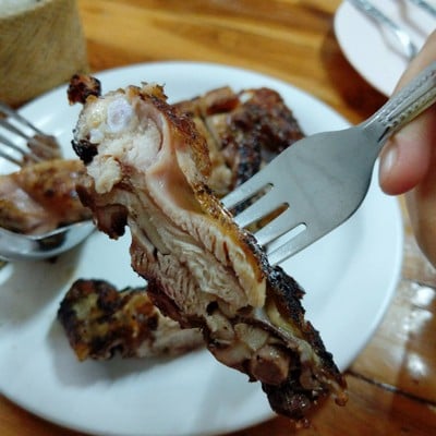 ไก่ย่างสามสาว (KAI YANG SAM SAO RESTAURANT) ไก่ย่างสามสาว (KAI YANG SAM SAO RESTAURANT)