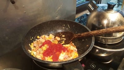 วิธีทำ มักกะโรนีผัดซอสชีสยืด