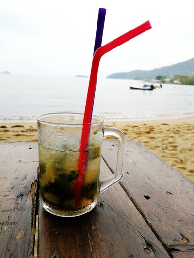 อาหาร หรือ เครื่องดื่ม