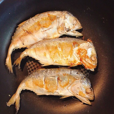 วิธีทำ ยำปลาทูย่างอโวคาโด้