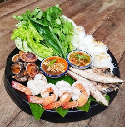 เมนูของร้าน ตะบันตำ ตำถาดบันลือโลก ปิ่นเงินพลาซ่า