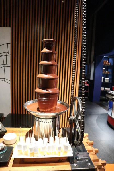 อาหาร หรือ เครื่องดื่ม