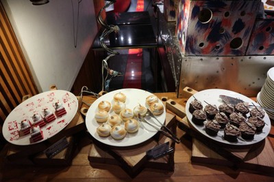 อาหาร หรือ เครื่องดื่ม