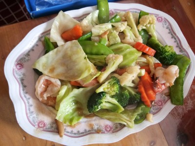ผัดผักรวมมิตรกุ้ง