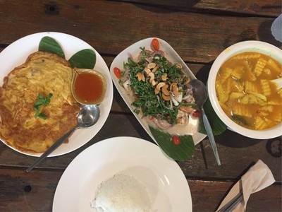 อาหาร หรือ เครื่องดื่ม