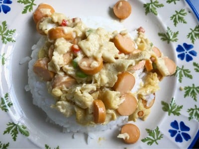 ข้าวไข่ข้นไส้กรอกพริกสด