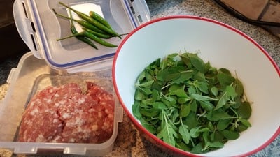 วิธีทำ กระเพราหมูสับ สูตรดั้งเดิม