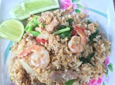 ข้าวผัดรวมมิตร