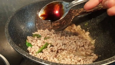 วิธีทำ กระเพราหมูสับ สูตรดั้งเดิม