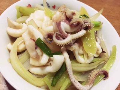 ผัดพริกหยวกปลาหมึก