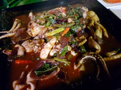 ปลาหมึกผัดพริกเผา